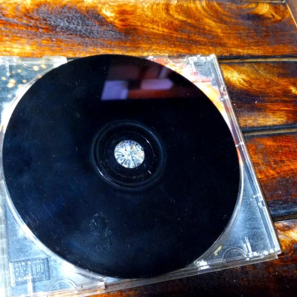 G-18 PS1 BLACK LABEL -Tomb Raider II  starring Lara Croft game - Picture 4 of 5